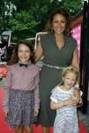 Huizen 25 mei 2022
Feestje ivm de nieuwe TLC serie van Louisa en Rowan op z'n Gooisch. Louisa Jansen en haar man Rowan . Jessica Mendels kwam met haar dochters