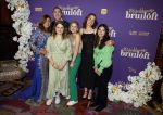 Amsterdam 30 mei 2022
Premiere Marokkaanse bruiloft in Tuschinski met oa als castleden Samouya Ahouaoui Walid Benmbarek Pip Pellens Liza Sips en Nabil Aouled Ayad in tuschinski. Johan Neijenhuis met vrouw en kinderen