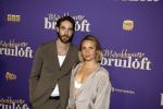 Amsterdam 30 mei 2022
Premiere Marokkaanse bruiloft in Tuschinski met oa als castleden Samouya Ahouaoui Walid Benmbarek Pip Pellens Liza Sips en Nabil Aouled Ayad in tuschinski. Jord Knotter met zijn vriendin Emma Hijnekamp