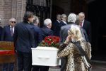 Laren 2 juni 2022
Begrafenis / dienst van Willibrord Frequin in de Sint Jansbasiliek in Laren . oa Aad Ouborg Louis Frequin en Guido Maas droegen de kist