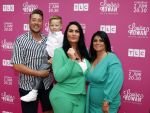 Huizen 25 mei 2022
Feestje ivm de nieuwe TLC serie van Louisa en Rowan op z'n Gooisch. Louisa Janssen en haar man Rowan