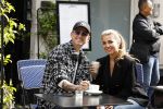 Amsterdam 30 mei 2022
Mart Hoogkamer met zijn vriendin Jennifer v Ooijen op terras op de pc hooftstraat