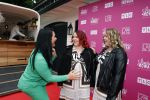 Huizen 25 mei 2022
Feestje ivm de nieuwe TLC serie van Louisa en Rowan op z'n Gooisch. Louisa Janssen en haar man Rowan . Mathilde Keuter (zwanger) en haar zus Gerda Keuter