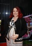 Huizen 25 mei 2022
Feestje ivm de nieuwe TLC serie van Louisa en Rowan op z'n Gooisch. Louisa Janssen en haar man Rowan . Mathilde Keuter (zwanger) en haar zus Gerda Keuter