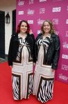 Huizen 25 mei 2022
Feestje ivm de nieuwe TLC serie van Louisa en Rowan op z'n Gooisch. Louisa Janssen en haar man Rowan . Mathilde Keuter (zwanger) en haar zus Gerda Keuter