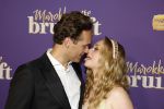 Amsterdam 30 mei 2022
Premiere Marokkaanse bruiloft in Tuschinski met oa als castleden Samouya Ahouaoui Walid Benmbarek Pip  Pellens Liza Sips en Nabil Aouled Ayad in tuschinski. Pip kwam met haar man Pim Wessels