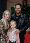 Huizen 25 mei 2022
Feestje ivm de nieuwe TLC serie van Louisa en Rowan op z'n Gooisch. Louisa Jansen en haar man Rowan . Deon leon en zijn vrouw Rachel Kramer en hun dochter