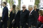Laren 2 juni 2022
Begrafenis / dienst van Willibrord Frequin in de Sint Jansbasiliek in Laren . Rene v d Gijp kwam met zijn vrouw zoon en stiefdochter