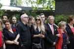 Laren 2 juni 2022
Begrafenis / dienst van Willibrord Frequin in de Sint Jansbasiliek in Laren . Rene v d Gijp kwam met zijn vrouw zoon en stiefdochter