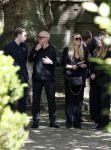 Laren 2 juni 2022
Begrafenis / dienst van Willibrord Frequin in de Sint Jansbasiliek in Laren . Rene v d Gijp kwam met zijn vrouw zoon en stiefdochter