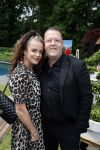 Huizen 25 mei 2022
Feestje ivm de nieuwe TLC serie van Louisa en Rowan op z'n Gooisch. Louisa Janssen en haar man Rowan .
Rutger v Barneveld met zijn nieuwe vriendin