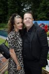 Huizen 25 mei 2022
Feestje ivm de nieuwe TLC serie van Louisa en Rowan op z'n Gooisch. Louisa Janssen en haar man Rowan .
Rutger v Barneveld met zijn nieuwe vriendin