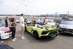 Zandvoort 18 mei 2022
Frans Duijts en andere manne rijden met hun mooie auto voor stichting zorgeloos kind op circuitpark Zandvoort.  Sasan Azimi in zijn groene Lamborghini cabrio.