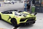 Zandvoort 18 mei 2022
Frans Duijts en andere manne rijden met hun mooie auto voor stichting zorgeloos kind op circuitpark Zandvoort.  Sasan Azimi in zijn groene Lamborghini cabrio.