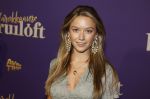 Amsterdam 30 mei 2022
Premiere Marokkaanse bruiloft in Tuschinski met oa als castleden Samouya Ahouaoui Walid Benmbarek Pip Pellens Liza Sips en Nabil Aouled Ayad in tuschinski. Sterre Koning