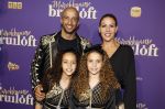 Amsterdam 30 mei 2022
Premiere Marokkaanse bruiloft in Tuschinski met oa als castleden Samouya Ahouaoui Walid Benmbarek Pip Pellens Liza Sips en Nabil Aouled Ayad in tuschinski. Walid met vrouw Mouna Laroussi