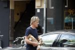 Amsterdam 17 mei 2022
Wim Kieft doet boodschappen in Amsterdam zuid.