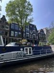 Amsterdam 21 mei 2023
Amsterdam vanaf de boot gezien.
In dit pand wonen Thomas Acda en Alain Clark.
