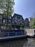 Amsterdam 21 mei 2023
Amsterdam vanaf de boot gezien.
In dit pand wonen Thomas Acda en Alain Clark.
