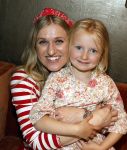 Noordwijk 17 mei 2023
Opening pension Code Rose van Martien Meiland en Erica Meiland . Ook Montana Maxime en Leroy Molkenboer zijn aanwezig Dochter Claire doet de openingshandeling.
Britt Dekker en Claire Meiland