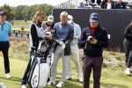 Cromvoirt 25 mei 2023
Dirk Kuyt deed vandaag mee met BEAT THE PRO op de KLM Open op golfbaan Bernardus. Ook zijn vriendin Kate Ruinemans was erbij.