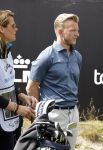 Cromvoirt 25 mei 2023
Dirk Kuyt deed vandaag mee met BEAT THE PRO op de KLM Open op golfbaan Bernardus. Ook zijn vriendin Kate Ruinemans was erbij.