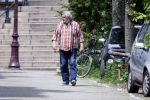 Amsterdam, 18 Mei 2023
Hans v d Togt wandelend met zijn hondje door Amsterdam