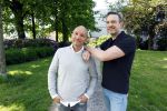 Amersfoort 19 mei 2023
Jeroen Jansema en Robin samen in een park in Amersfoort . Ze hebben elkaar leren kennen via het programma Liefde op het eerste gezicht . Jeroen had ook al meegedaan aan MAFS Married at First Sight