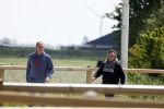 Alkmaar eo 17 mei 2023
Marco Borsato krijgt uitleg over dressuur van een instructeur op een manege