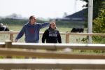 Alkmaar eo 17 mei 2023
Marco Borsato krijgt uitleg over dressuur van een instructeur op een manege
