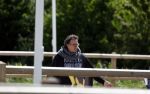 Alkmaar eo 17 mei 2023
Marco Borsato krijgt uitleg over dressuur van een instructeur op een manege