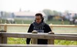 Alkmaar eo 17 mei 2023
Marco Borsato krijgt uitleg over dressuur van een instructeur op een manege
