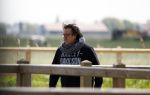 Alkmaar eo 17 mei 2023
Marco Borsato krijgt uitleg over dressuur van een instructeur op een manege