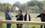 Alkmaar eo 17 mei 2023
Marco Borsato krijgt uitleg over dressuur van een instructeur op een manege