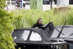 Alkmaar 24 mei 2023
Marco Borsato sluit zijn boot / sloep af nadat hij met 5 dames is gaan varen .
Op het moment dat er een rondvaart boot voorbij hem vaart lacht hij nnaar de mensen in die rondvaartboot.