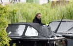 Alkmaar 24 mei 2023
Marco Borsato sluit zijn boot / sloep af nadat hij met 5 dames is gaan varen .
Op het moment dat er een rondvaart boot voorbij hem vaart lacht hij nnaar de mensen in die rondvaartboot.