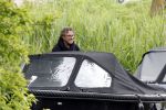 Alkmaar 24 mei 2023
Marco Borsato sluit zijn boot / sloep af nadat hij met 5 dames is gaan varen .
Op het moment dat er een rondvaart boot voorbij hem vaart lacht hij nnaar de mensen in die rondvaartboot.