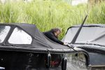 Alkmaar 24 mei 2023
Marco Borsato sluit zijn boot / sloep af nadat hij met 5 dames is gaan varen .
Op het moment dat er een rondvaart boot voorbij hem vaart lacht hij nnaar de mensen in die rondvaartboot.