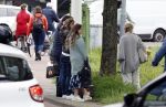 Alkmaar 24 mei 2023
Marco Borsato sluit zijn boot / sloep af nadat hij met 5 dames is gaan varen .
Op het moment dat er een rondvaart boot voorbij hem vaart lacht hij nnaar de mensen in die rondvaartboot.