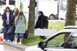 Alkmaar 24 mei 2023
Marco Borsato sluit zijn boot / sloep af nadat hij met 5 dames is gaan varen .
Op het moment dat er een rondvaart boot voorbij hem vaart lacht hij nnaar de mensen in die rondvaartboot.