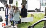 Alkmaar 24 mei 2023
Marco Borsato sluit zijn boot / sloep af nadat hij met 5 dames is gaan varen .
Op het moment dat er een rondvaart boot voorbij hem vaart lacht hij nnaar de mensen in die rondvaartboot.