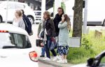 Alkmaar 24 mei 2023
Marco Borsato sluit zijn boot / sloep af nadat hij met 5 dames is gaan varen .
Op het moment dat er een rondvaart boot voorbij hem vaart lacht hij nnaar de mensen in die rondvaartboot.