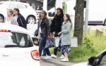Alkmaar 24 mei 2023
Marco Borsato sluit zijn boot / sloep af nadat hij met 5 dames is gaan varen .
Op het moment dat er een rondvaart boot voorbij hem vaart lacht hij nnaar de mensen in die rondvaartboot.