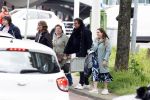 Alkmaar 24 mei 2023
Marco Borsato sluit zijn boot / sloep af nadat hij met 5 dames is gaan varen .
Op het moment dat er een rondvaart boot voorbij hem vaart lacht hij nnaar de mensen in die rondvaartboot.