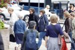 Alkmaar 24 mei 2023
Marco Borsato sluit zijn boot / sloep af nadat hij met 5 dames is gaan varen .
Op het moment dat er een rondvaart boot voorbij hem vaart lacht hij nnaar de mensen in die rondvaartboot.