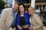 Noordwijk 17 mei 2023
Opening pension Code Rose van Martien Meiland en Erica Meiland . Ook Montana Maxime en Leroy Molkenboer zijn aanwezig Dochter Claire doet de openingshandeling.
Raymond v d Ploeg met zijn vrouw Manuela en Caroline v d Plas