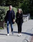 Noordwijk 17 mei 2023
Opening pension Code Rose van Martien Meiland en Erica Meiland . Ook Montana Maxime en Leroy Molkenboer zijn aanwezig Dochter Claire doet de openingshandeling.
Rene Oosterman met zijn vrouw