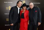 Amsterdam 22 mei 2023
Uitreiking Buma awards in Tuschinski Amsterdam.
Riny Schreijenberg met partner  en William Janz ( Nederlandse Julio Iglesias)