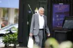 Amsterdam 30 mei 2023
Sjaak Swart doet boodschappen in Amsterdam zuid.