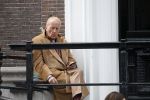 Amsterdam 18 mei 2023
Theo Hiddema op een bankje voor zijn huis op de rachten vn Amsterdam met een sigaretje en kopje koffie.